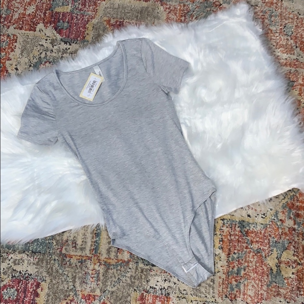 • Scoop Neck Bodysuit • - Picture 6 of 9